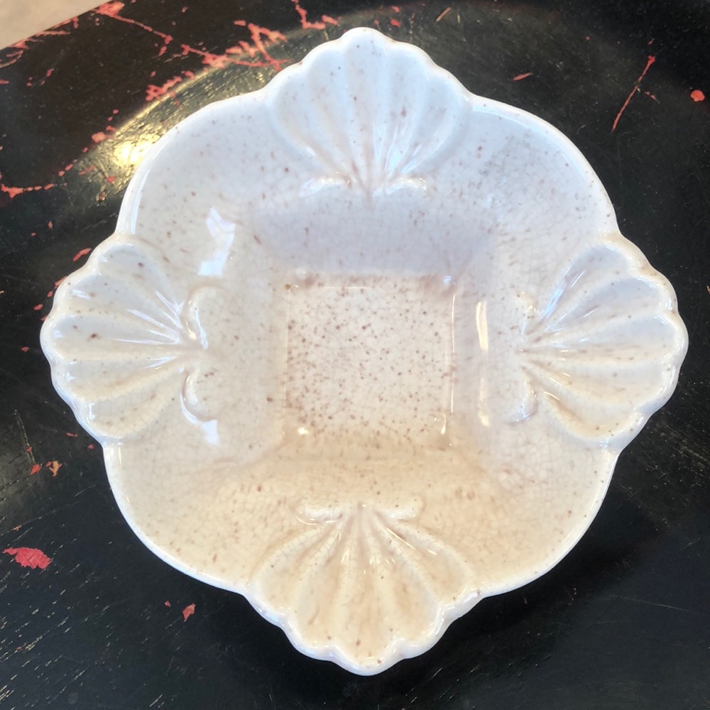 Vtg L40 USA Ceramic Pottery Bowl EUC